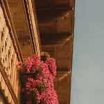 Schulhaus Tirol