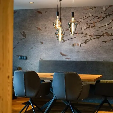 Pensión Schulhaus Tirol 3*