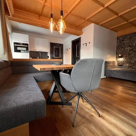 Schulhaus Tirol Zellberg