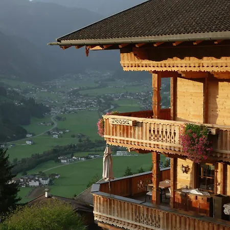 Schulhaus Tirol