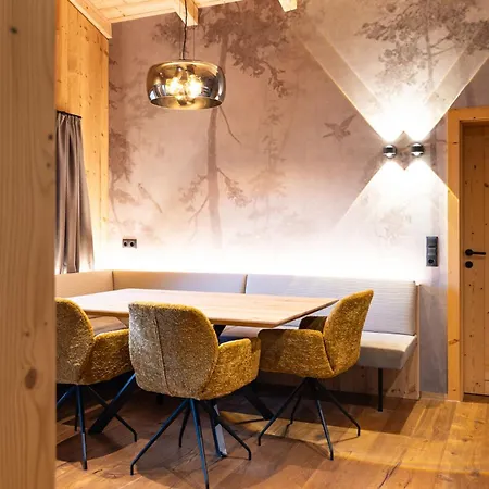 Schulhaus Tirol Гостевой дом 3*