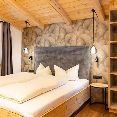 Pensión Schulhaus Tirol