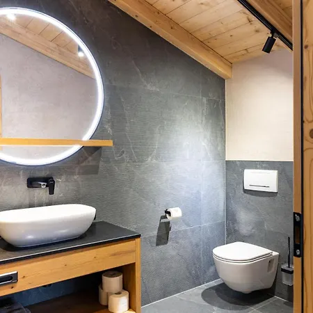 Schulhaus Tirol Pensión Zellberg