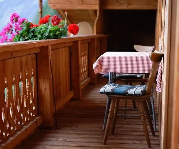 Gasthuis Schulhaus Tirol 3*