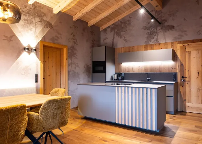 Schulhaus Tirol بيت ضيافة 3*