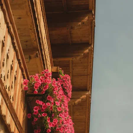 Schulhaus Tirol