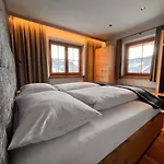 Schulhaus Tirol 3* Zellberg