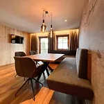 Schulhaus Tirol 3* Zellberg