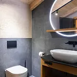 Schulhaus Tirol
