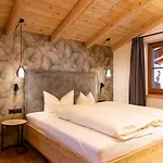 Guest house Schulhaus Tirol