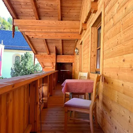 Schulhaus Tirol Guest house Zellberg