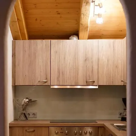 Schulhaus Tirol Guest house *